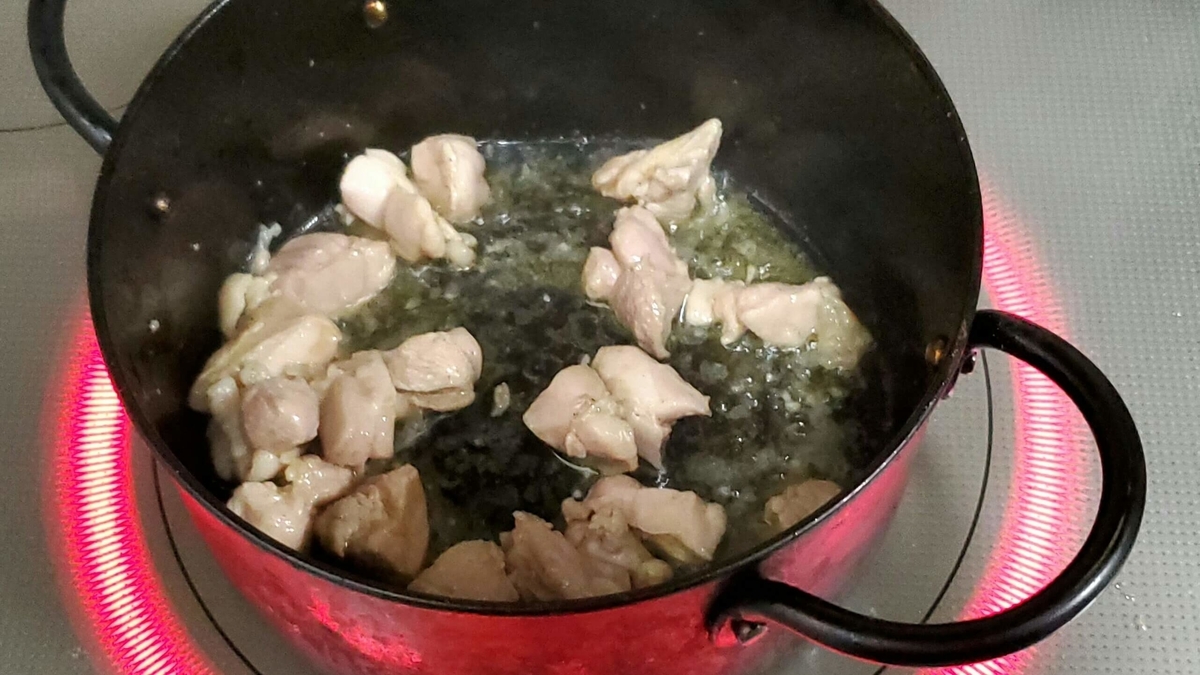 完全に火が通った鶏もも肉