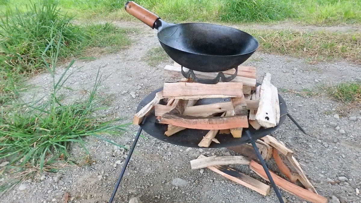 DODビートルくんに中華鍋を乗せる