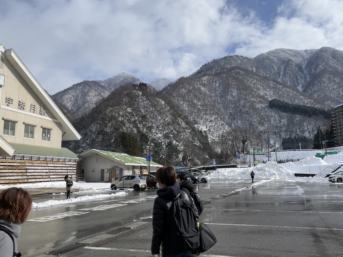 雪化粧した山々