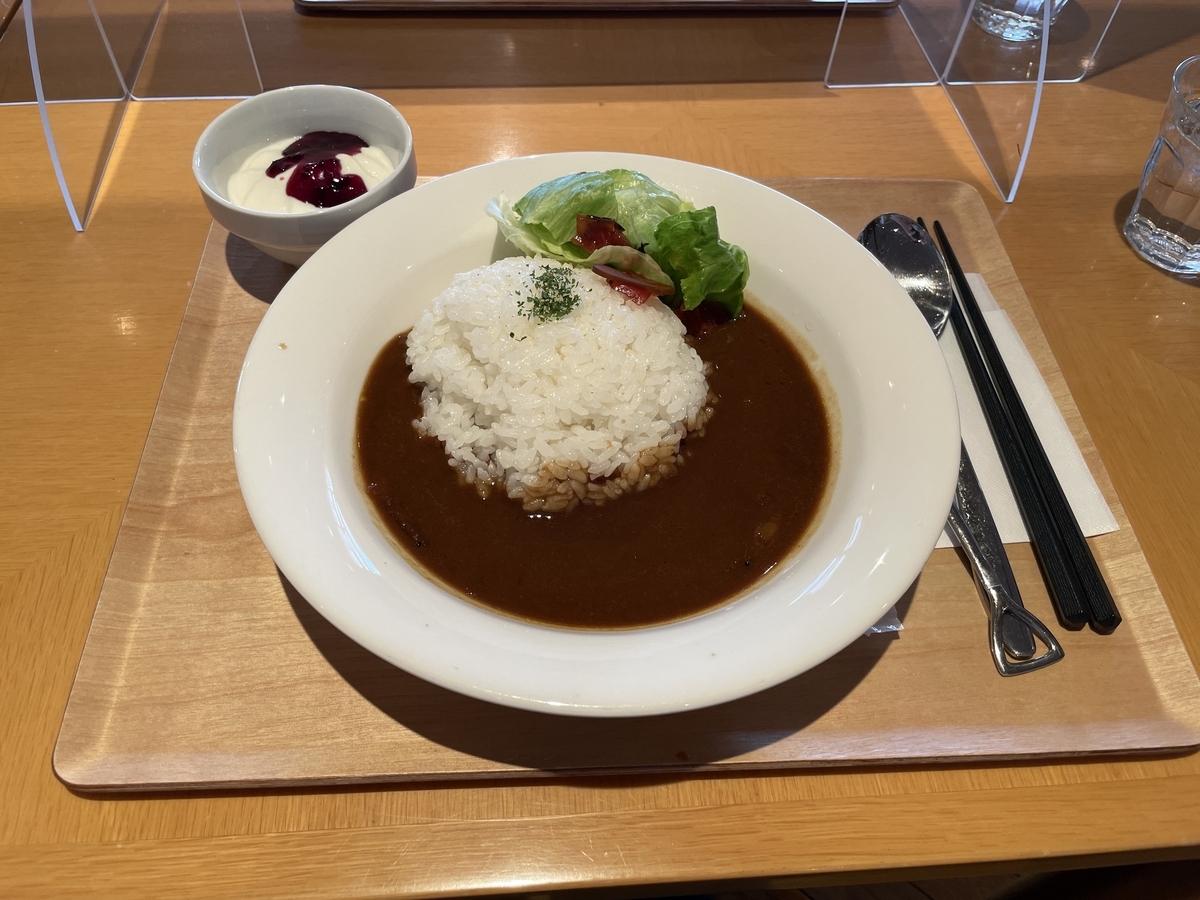 カレーとヨーグルト