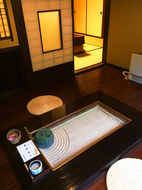 囲炉裏のある部屋