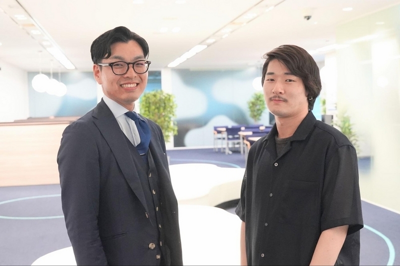 玉川達也と江角拓麻が並ぶ画像