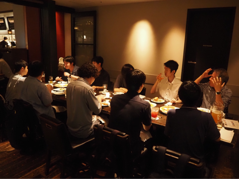 食事会の様子