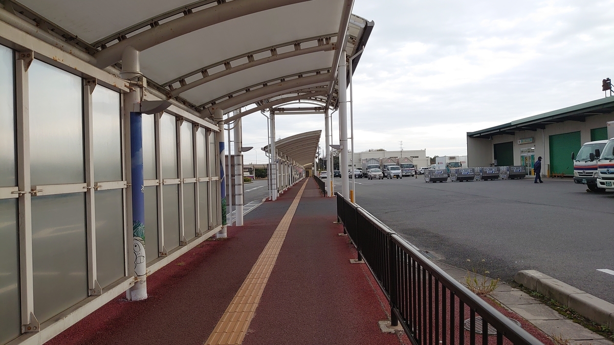 米子空港 08:32-歩道
