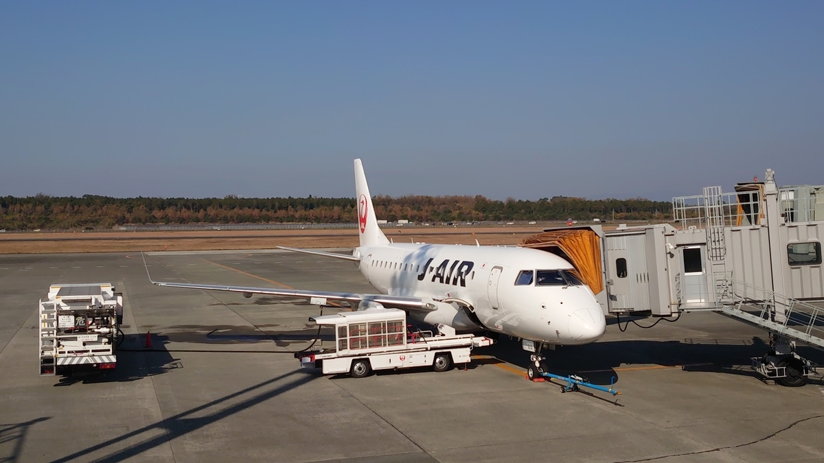 熊本空港 JAL2385便 E170