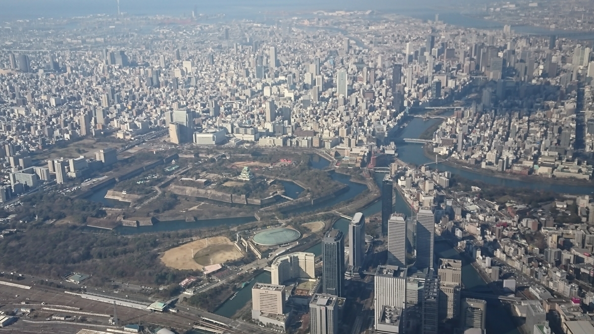 JAL2302便 大阪城 機窓