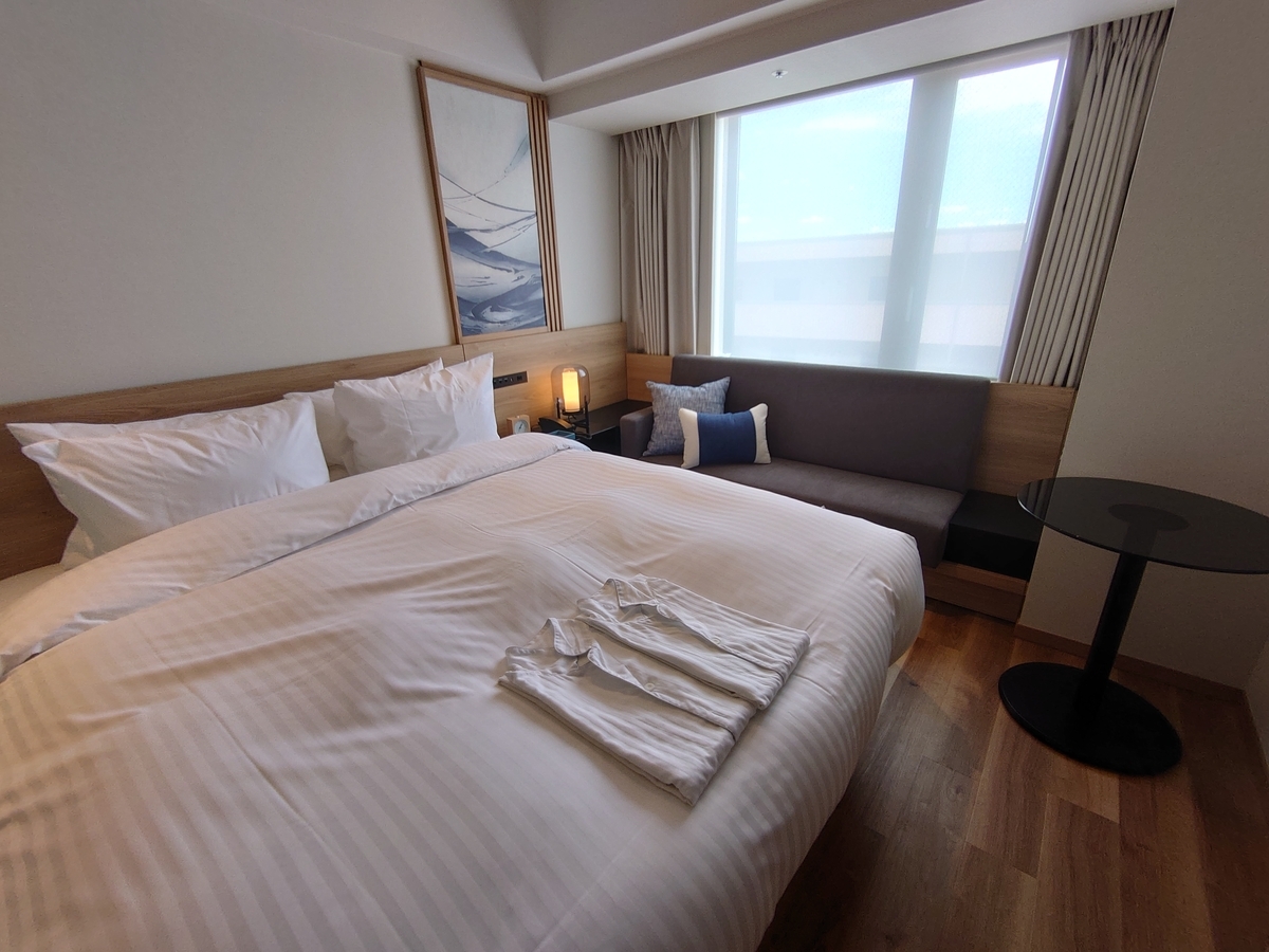 フェアフィールドバイマリオット大阪難波 ベッド廻り