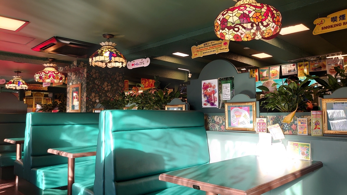 ラッキーピエロ 函館駅前 店内