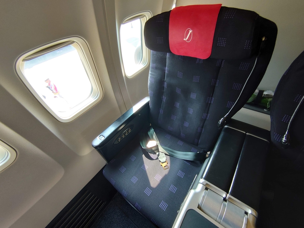 JAL291便 B737-800 V40 JAL SKYLUXE SEAT