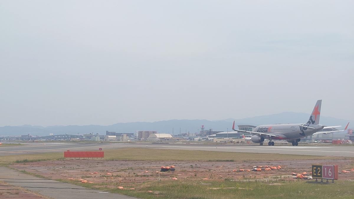 JAL3653便 福岡空港 滑走路