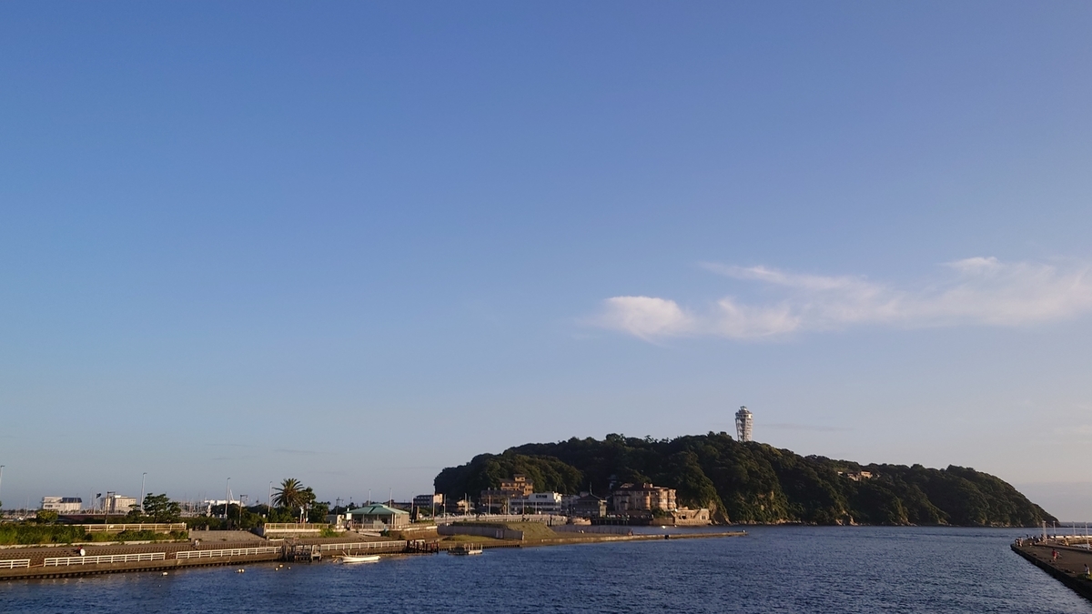 江ノ島 片瀬海岸側から