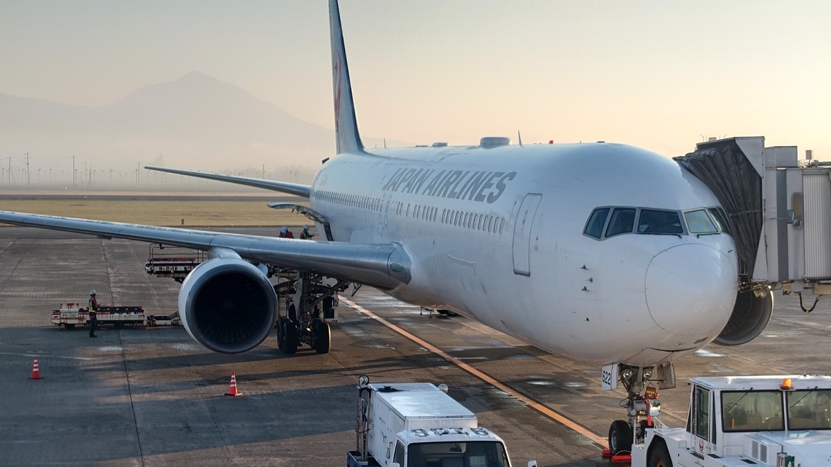 鹿児島空港 B767-300ER A25