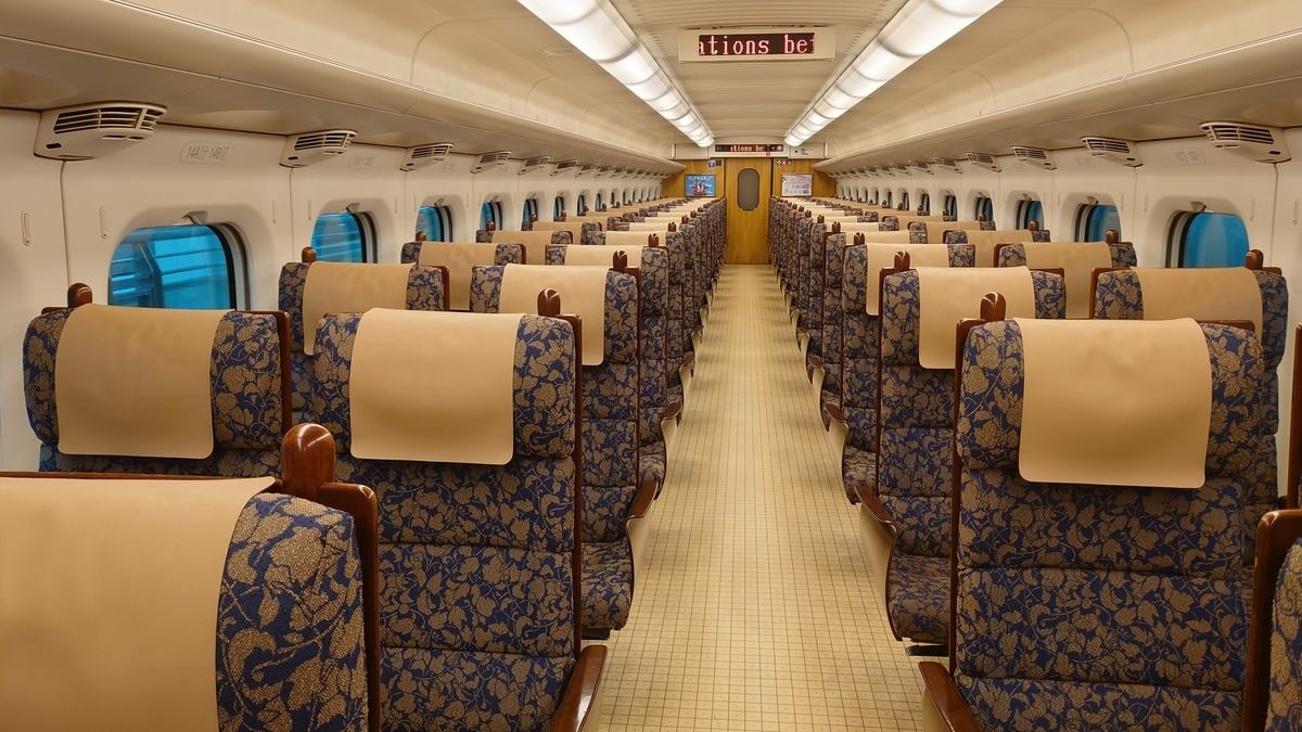 九州新幹線 つばめ306号 800系の車内