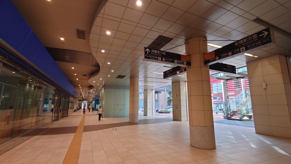 新橋駅 東京BRT乗り場 エスカレーター