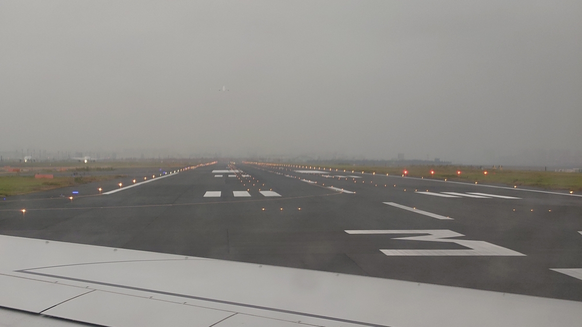 JAL201便 羽田空港滑走路34R