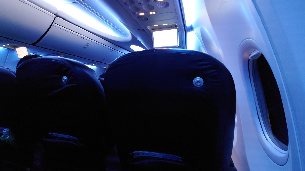 JAL192便 JTA機材の機内