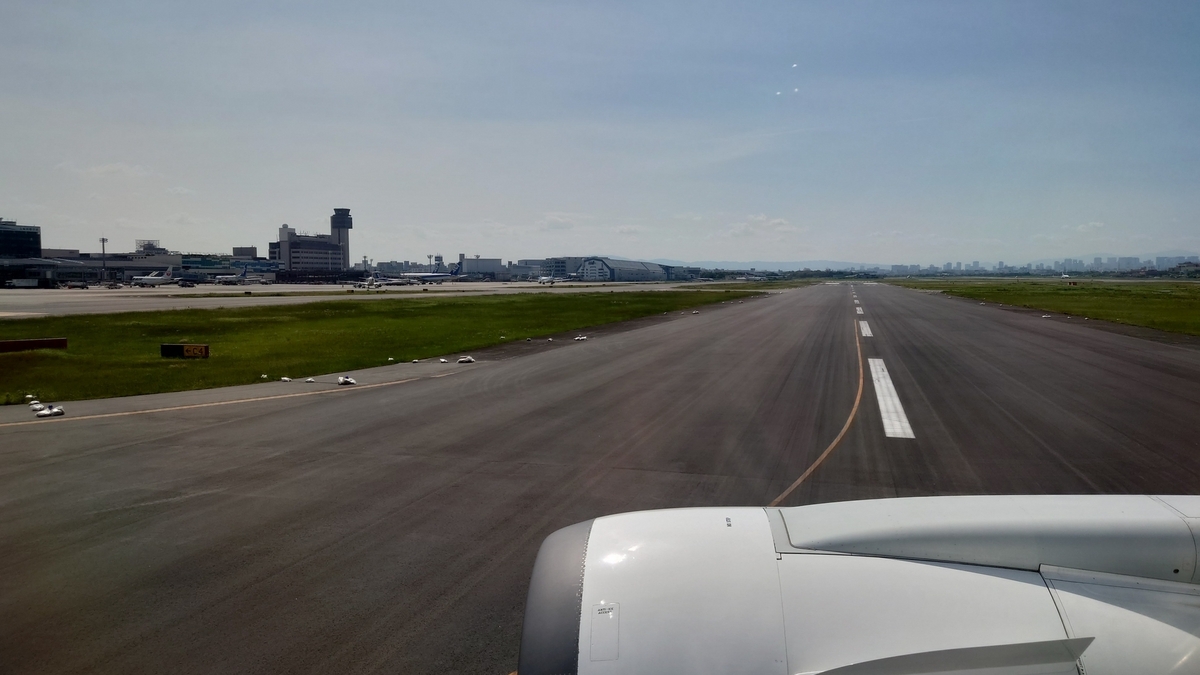 JAL103便 伊丹空港A滑走路