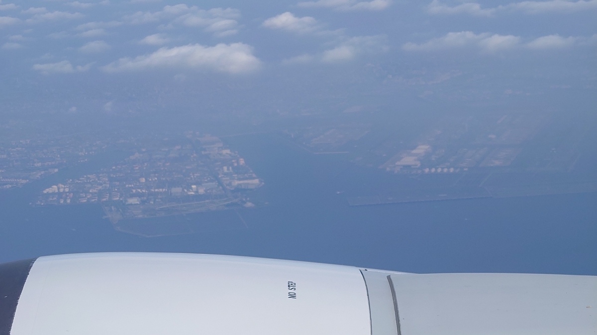 JAL103便 羽田空港上空