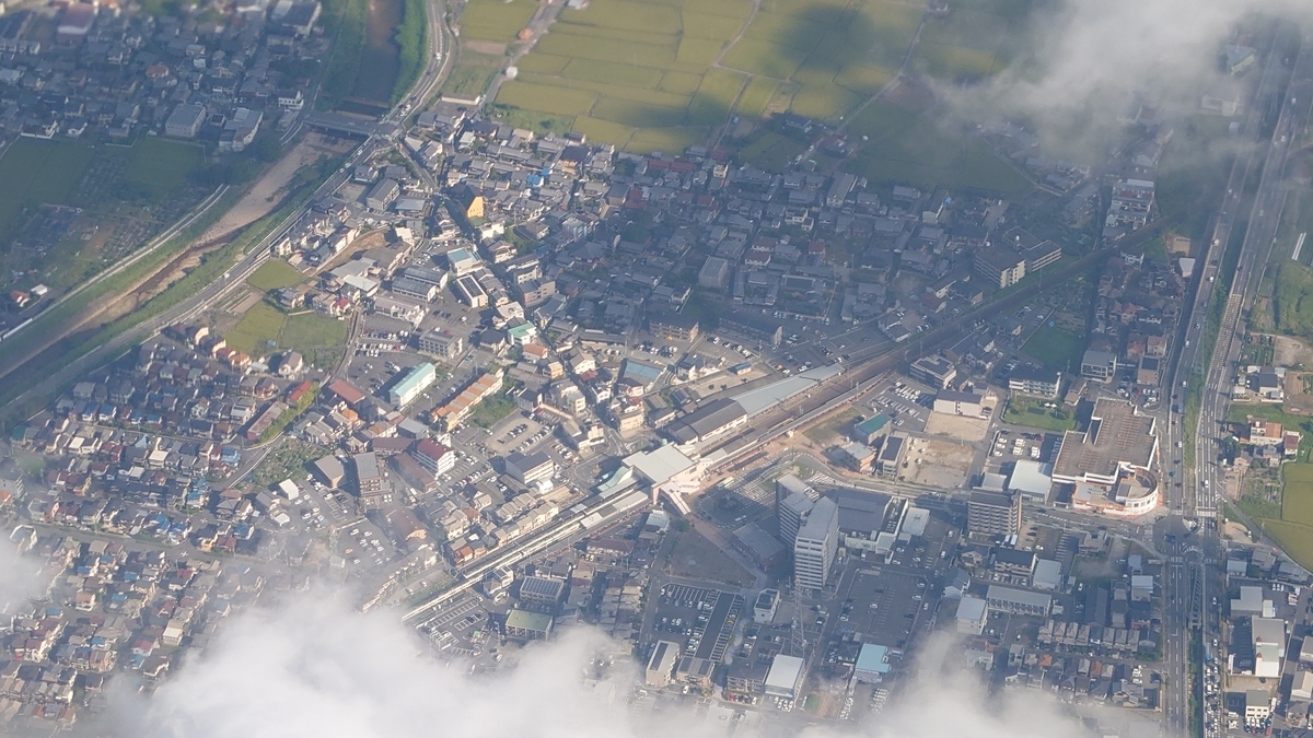 JAL103便 JR大和路線大和小泉駅上空