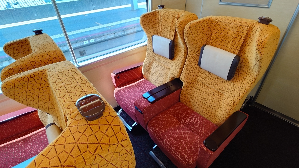 やくも号 273系 グリーン車の座席