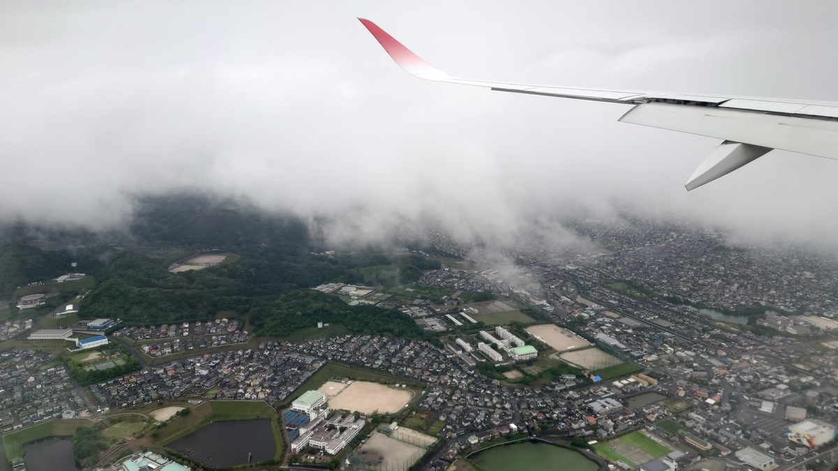 JAL303便 福岡空港の着陸進入中