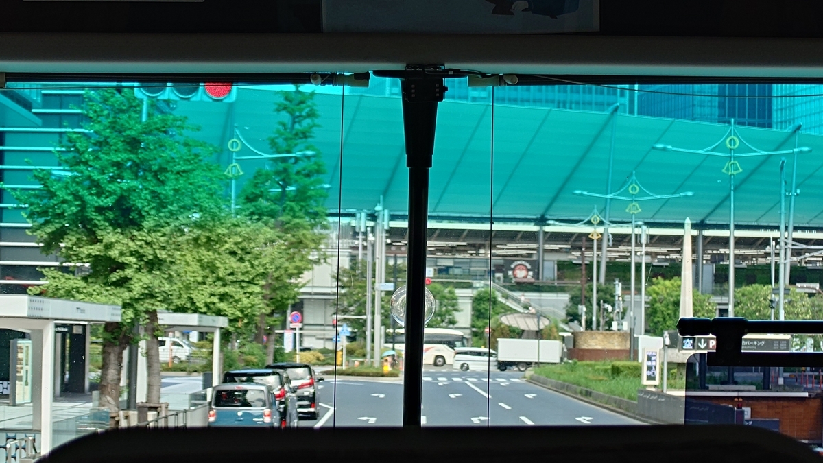 スマイルライナー 東京駅前