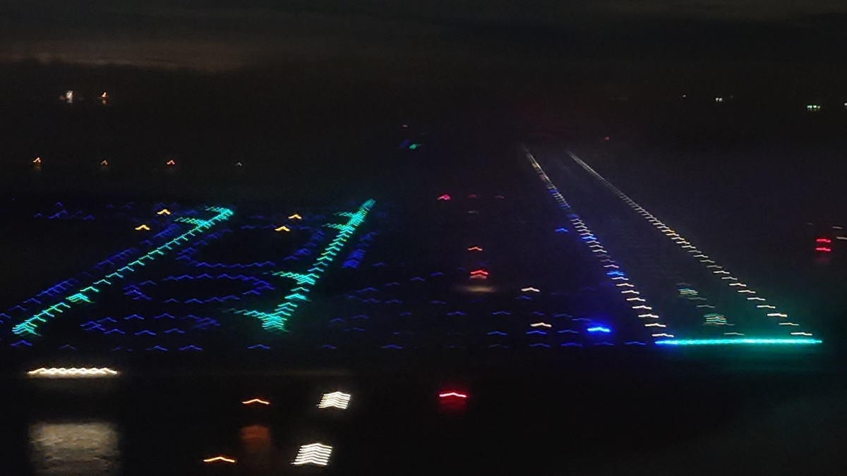 JAL 名古屋中部-東京羽田線 羽田空港付近