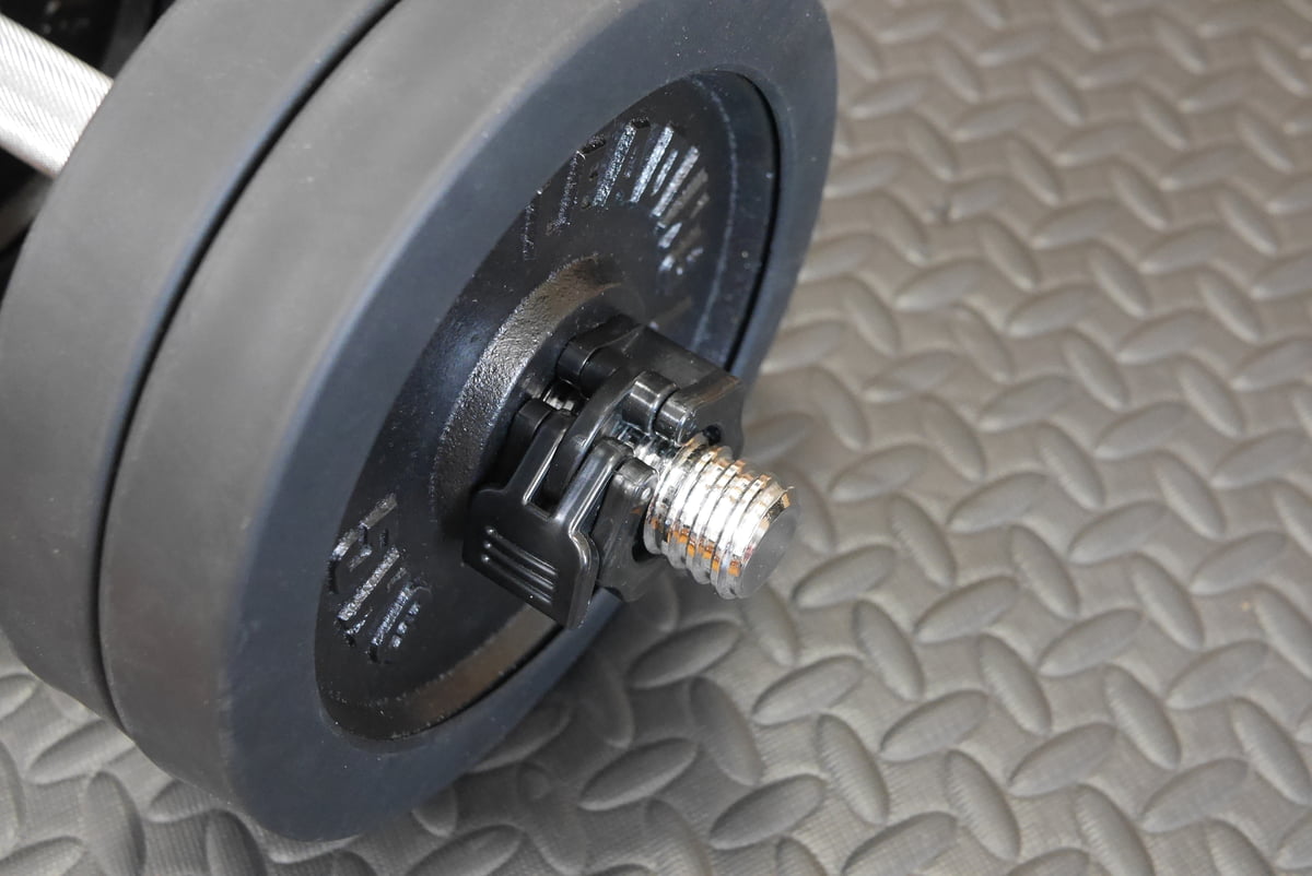 イージーカラーのレバーを倒してロック