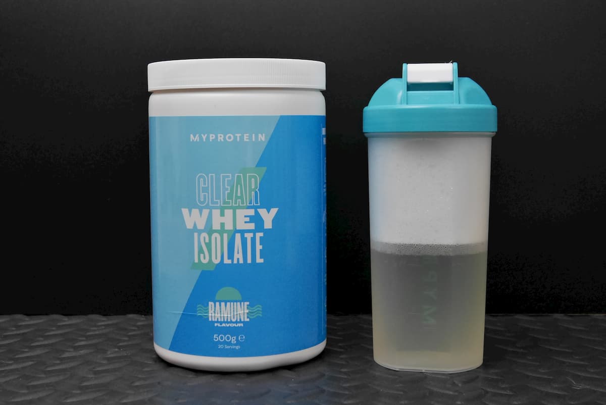 水に溶かしたクリアホエイアイソレート（ラムネ）