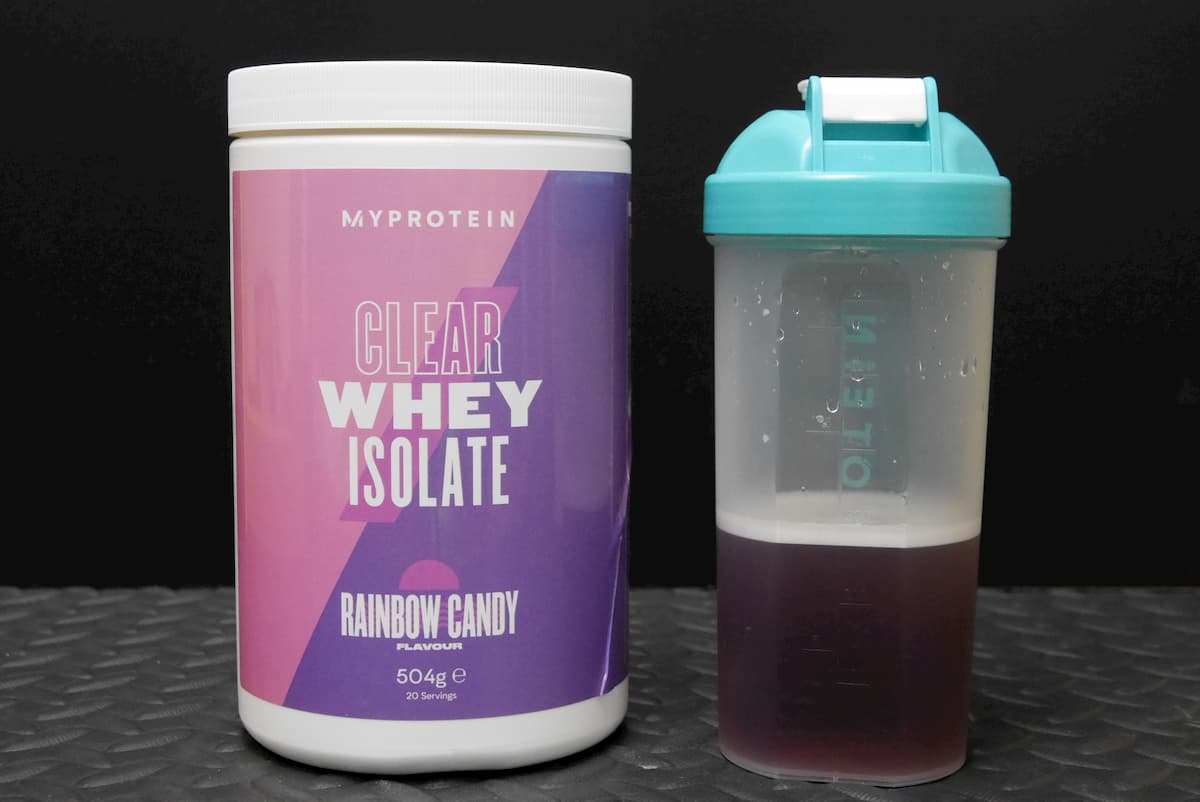 水に溶かしたクリアホエイアイソレート（レインボーキャンディー）