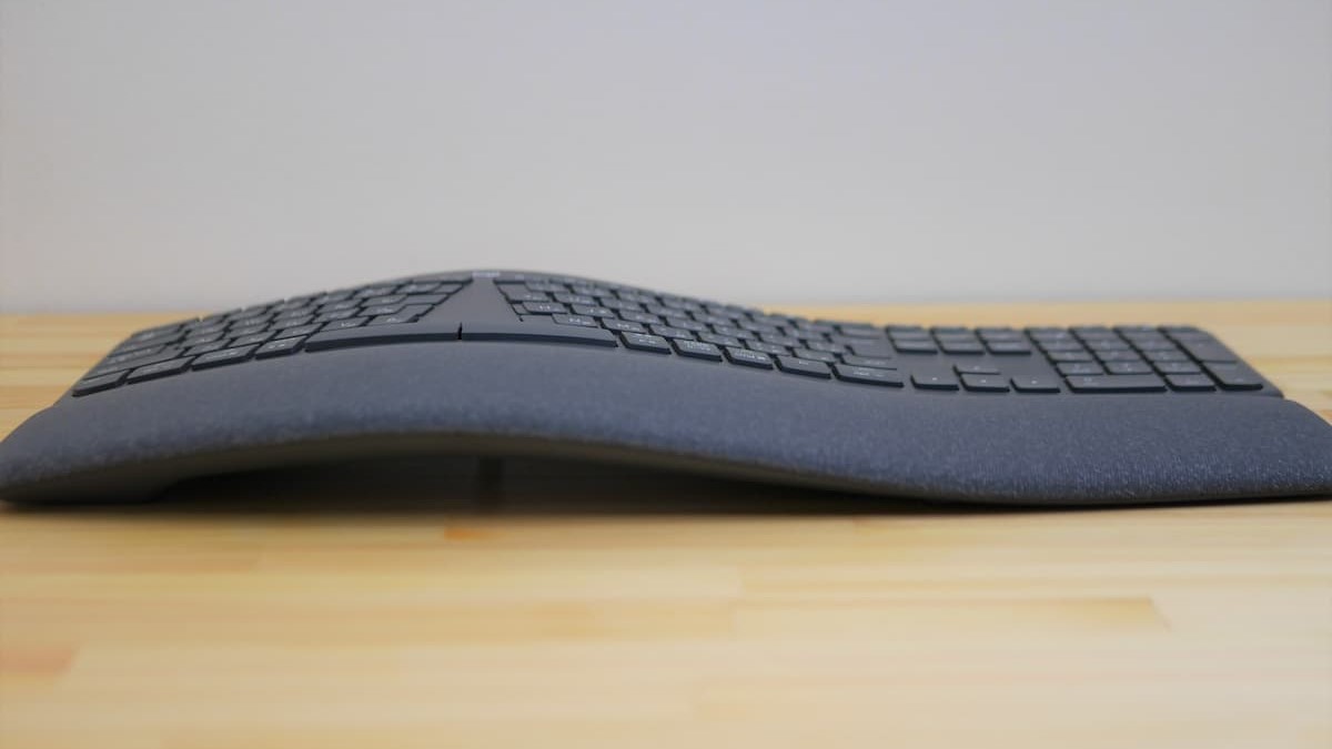 一番高いところで約48mmで平坦な部分は約18mm