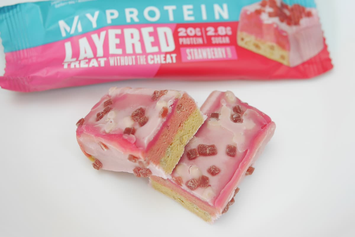 レイヤードプロテインバー ストロベリーの中身