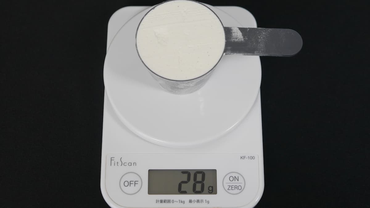 クリアホエイアイソレート パイナップルは付属のスプーン1杯で約28g