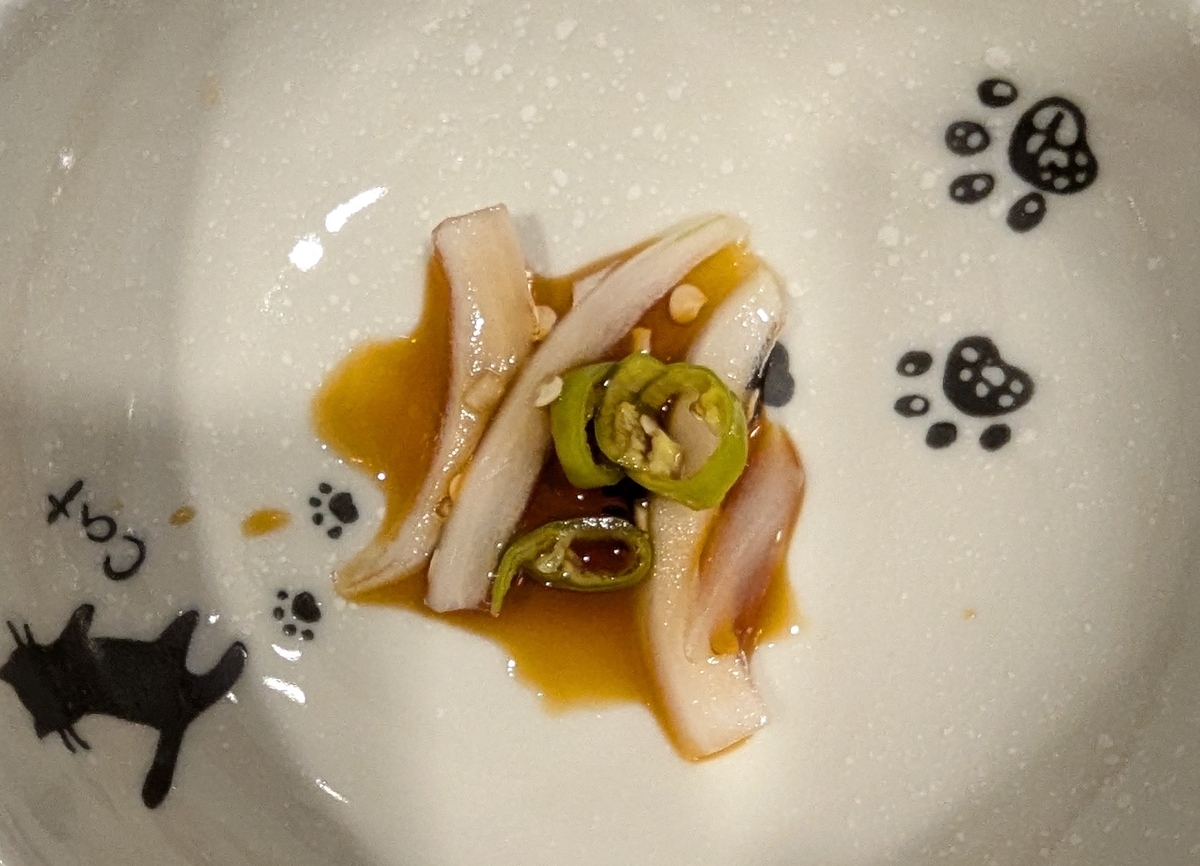 醤油をたらす