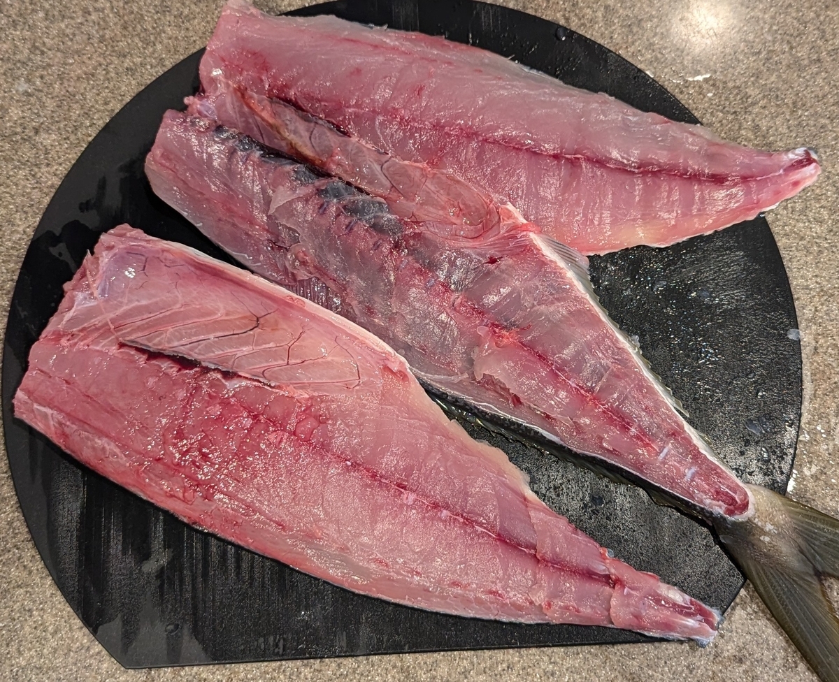 ツムブリ三枚おろし
