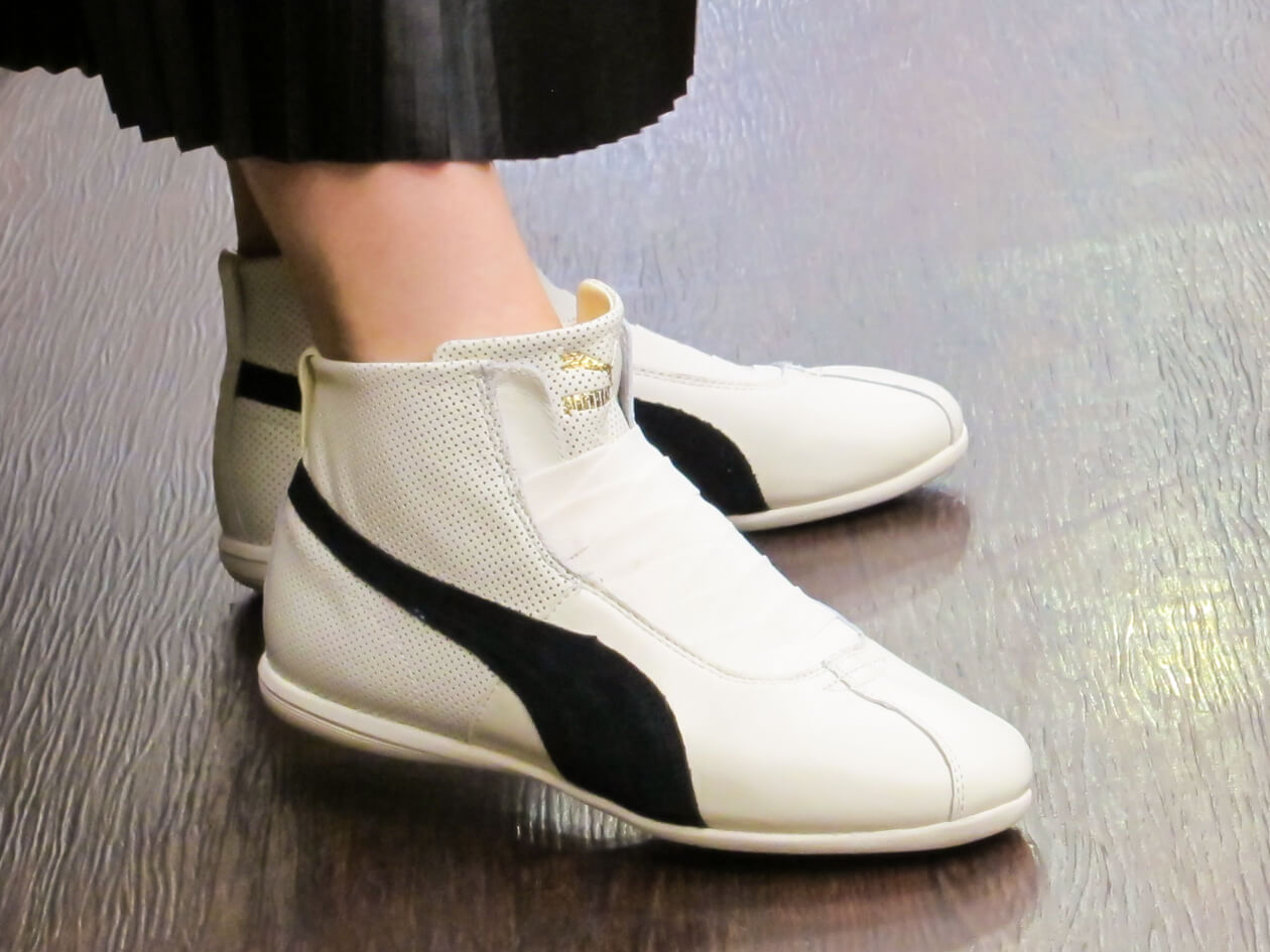 レスリングシューズシリーズのこのスニーカーに決定