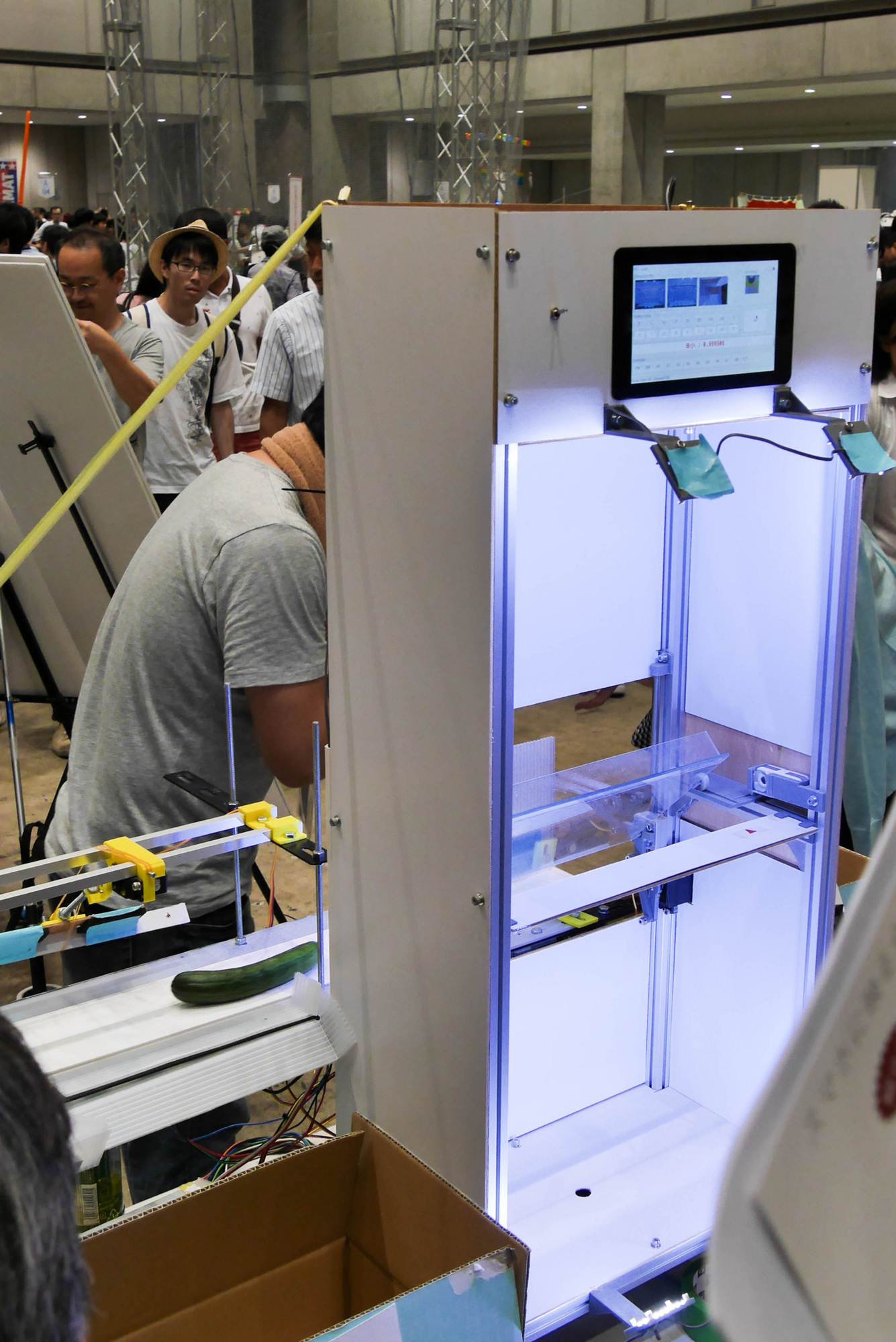 AIによる完全自動化を目指した試作2号機。実用には至らなかったが、大きな反響を呼んだ。写真はMaker Faire Tokyo 2016に展示した際のもの