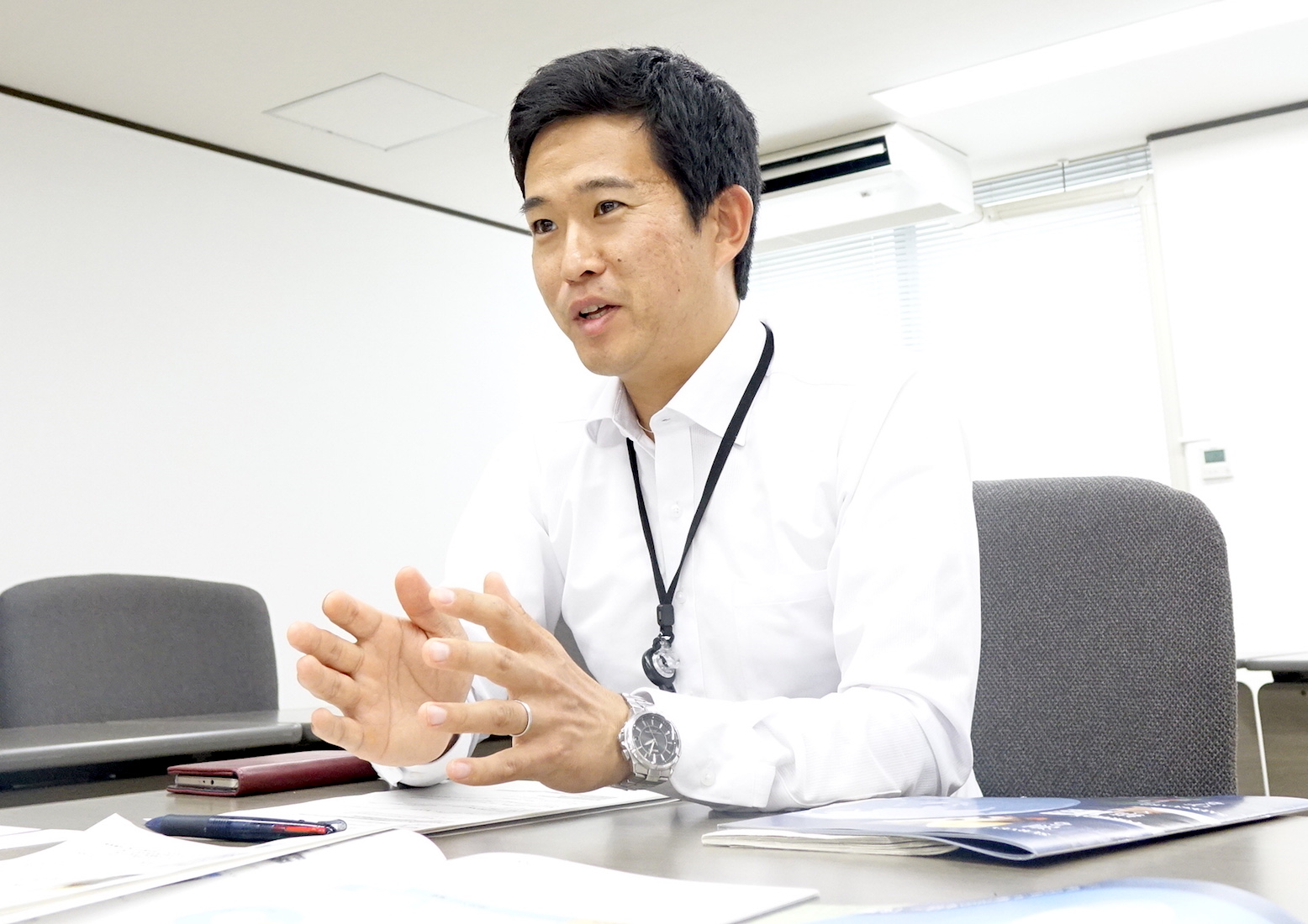 小島脩平氏