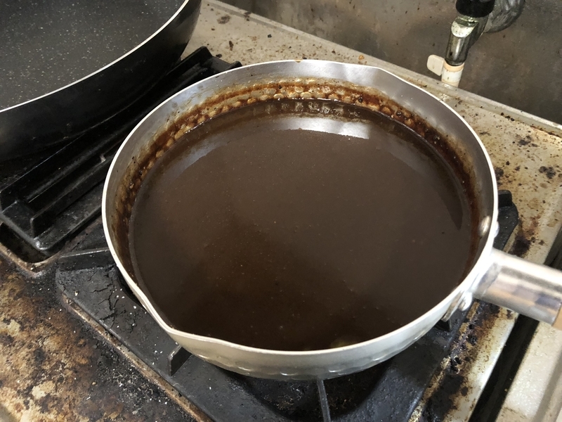 牛タンの赤ワイン煮込み
