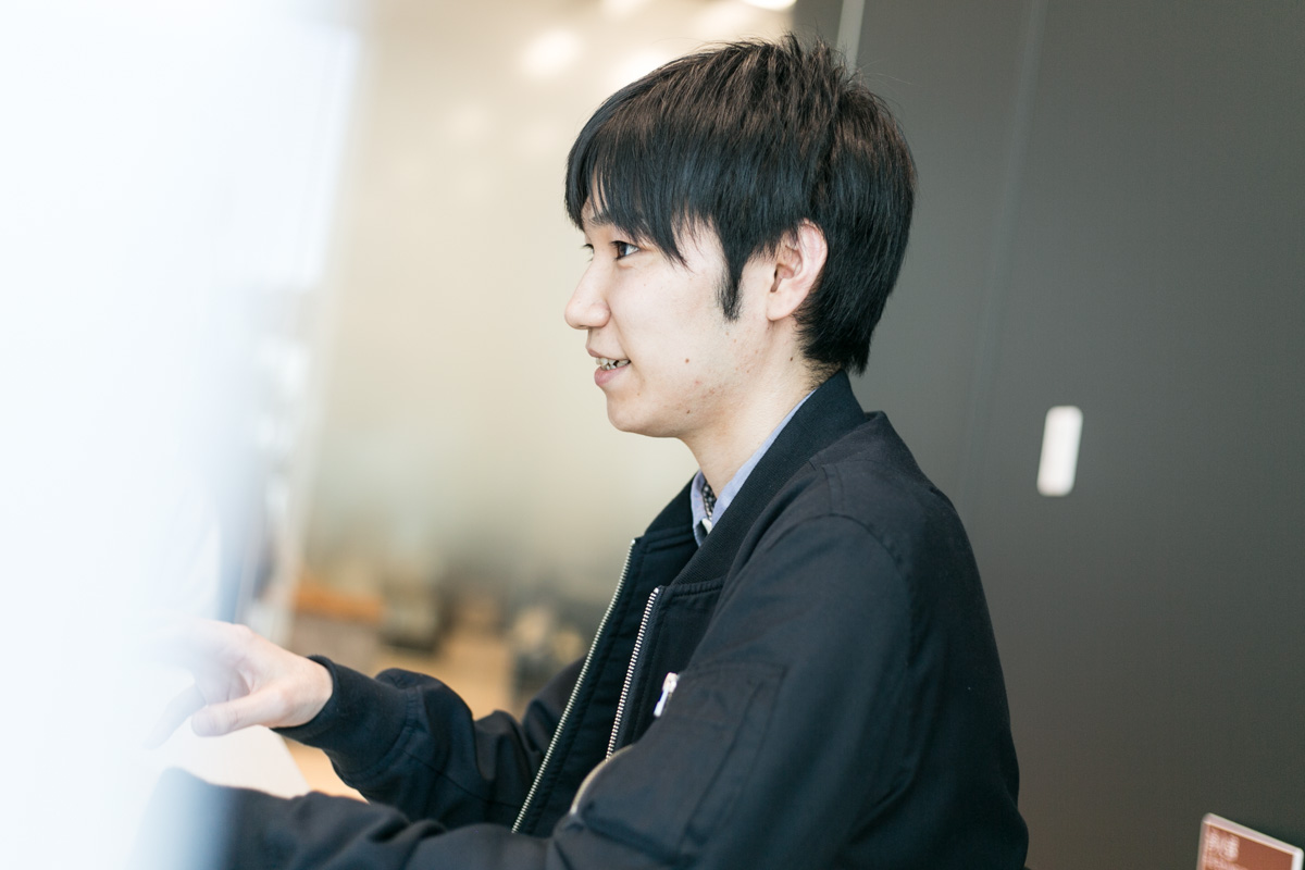 ユーザベース阿南さん横顔2