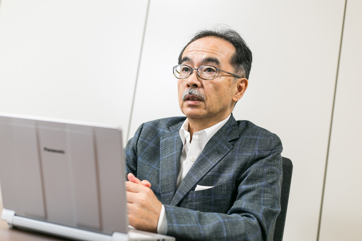 PostgreSQL石井達夫さん横顔