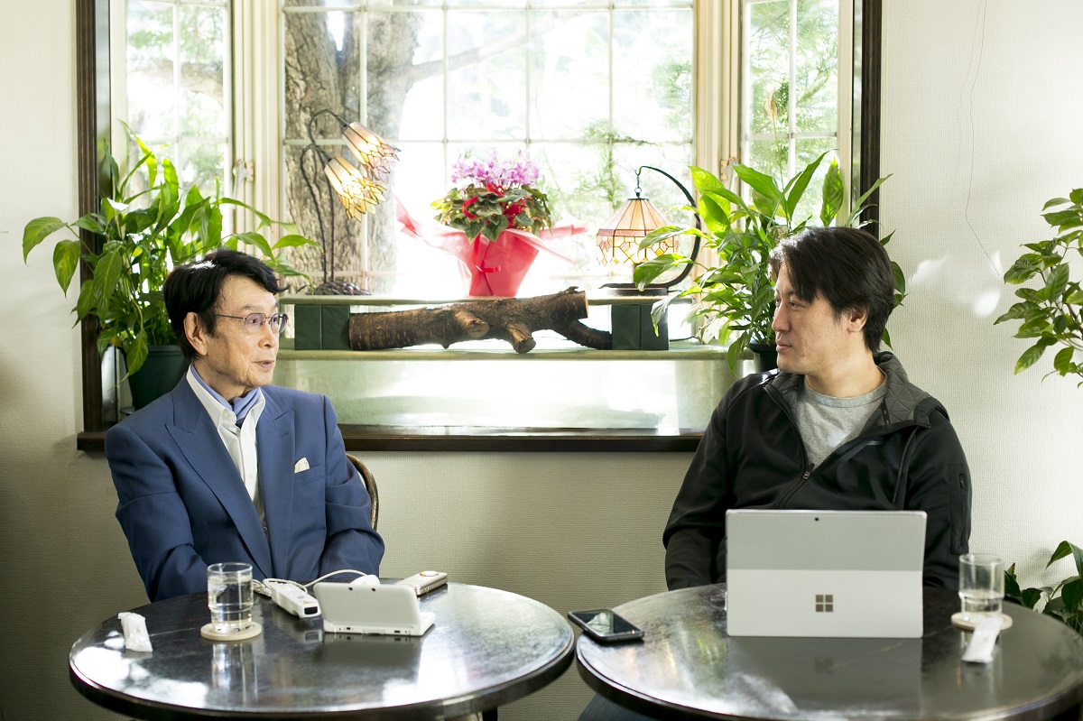 バイオハザードの神・鈴木史朗さんの「バイオハザード沼」を掘ってみたら、とんでもない壮大な人生の物語に行き着いた話(寄稿:ヨッピー)。なんでも極めてみればいい。その1つがバイオハザード。「バイオハザード4」のおかげで加山雄三さんともゲームつながりで仲良くなった