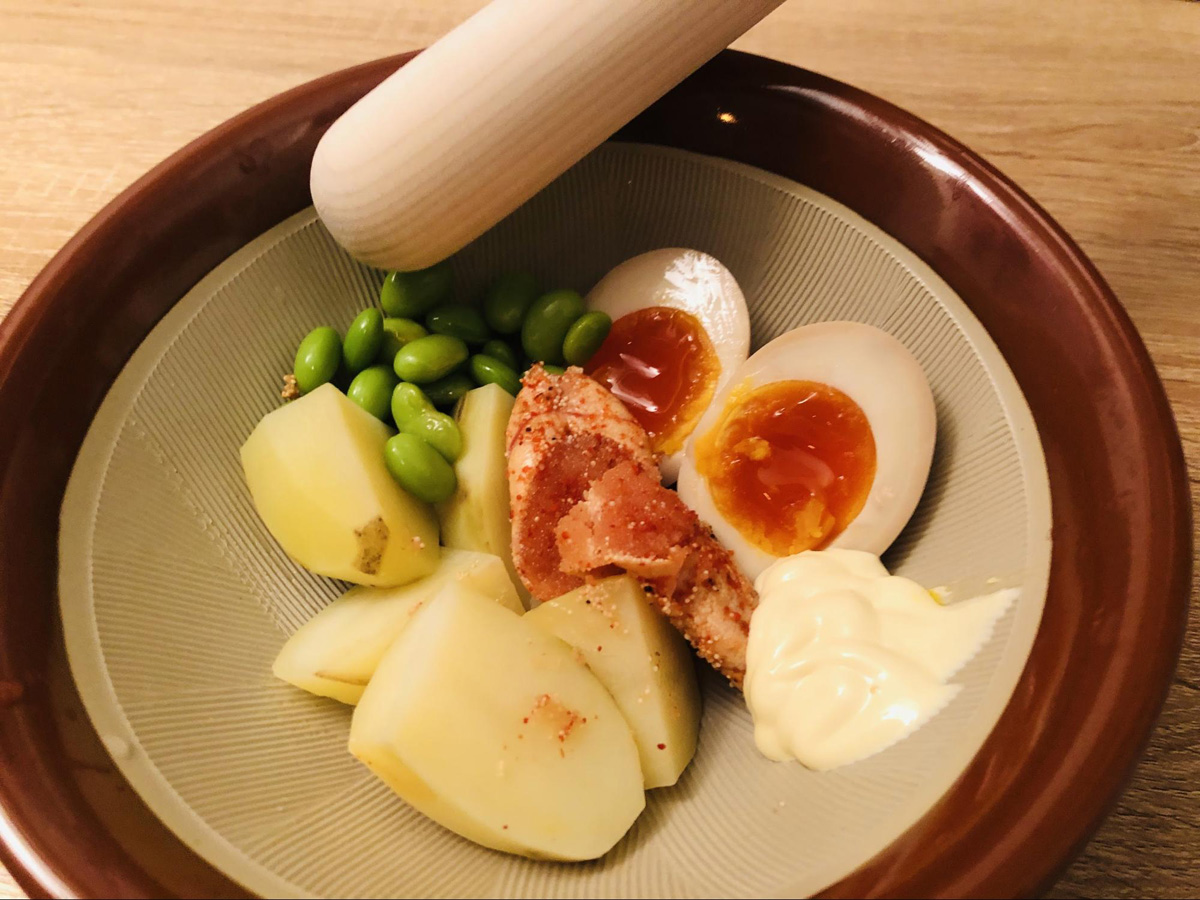 じゃがいも＋マヨネーズ＋味玉＋枝豆＋炙り明太子のポテサラ