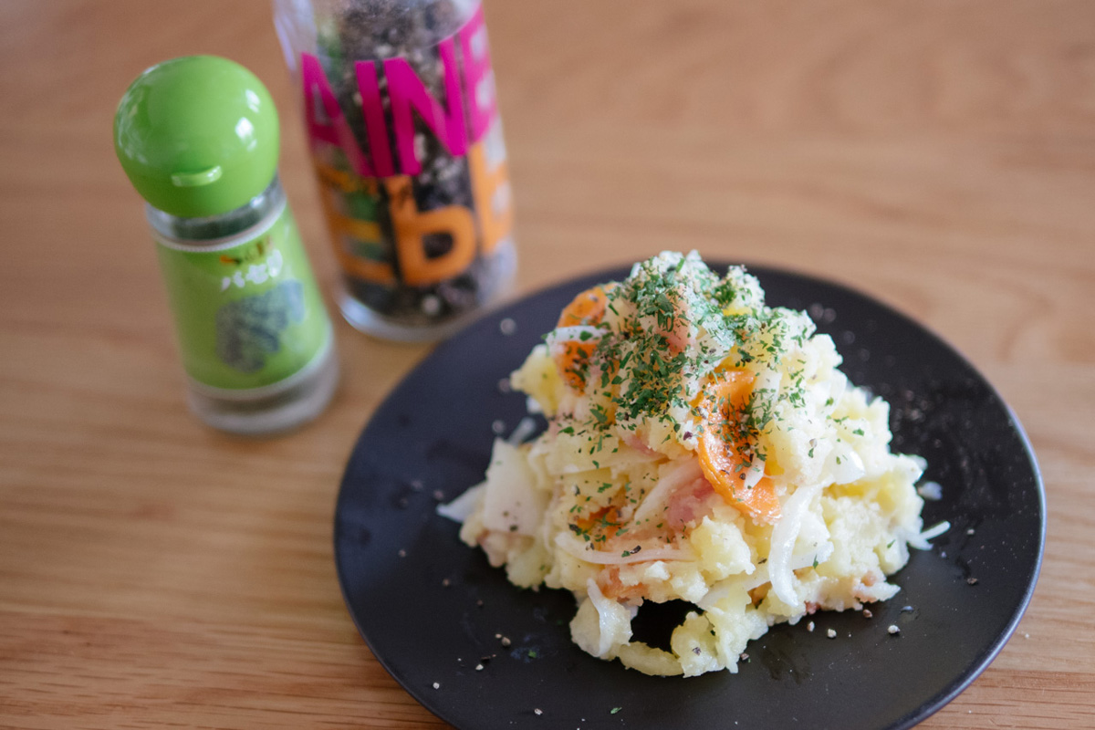 パセリをかけておけば緑色が補えます