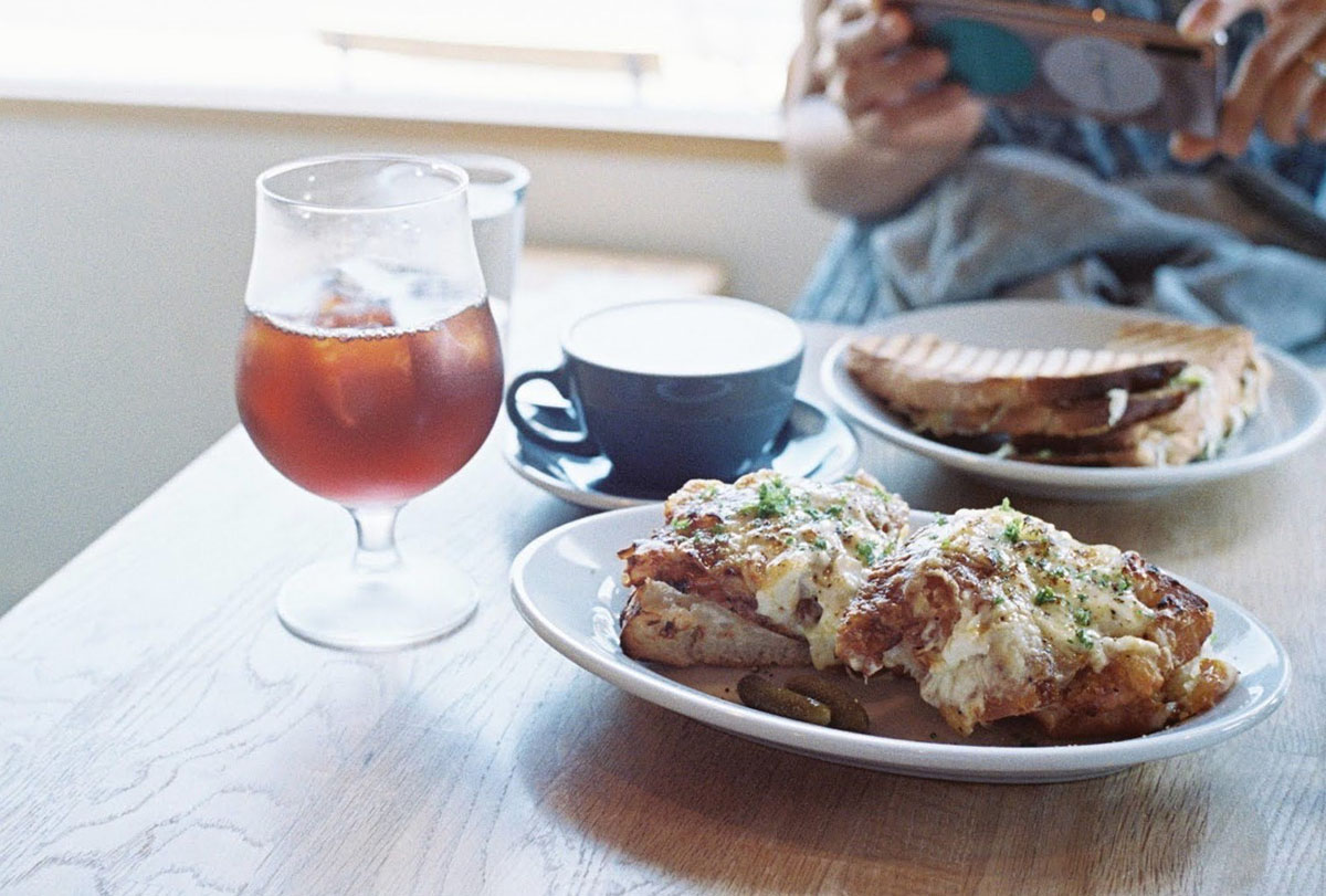 f:id:blog-media:20200908110107j:plain iris bread&coffeeの様子