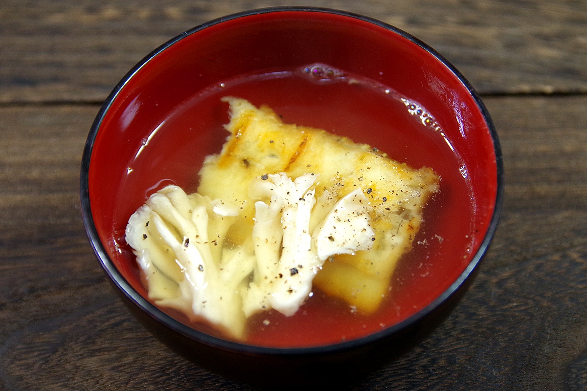 シロマイタケを使ったお吸い物