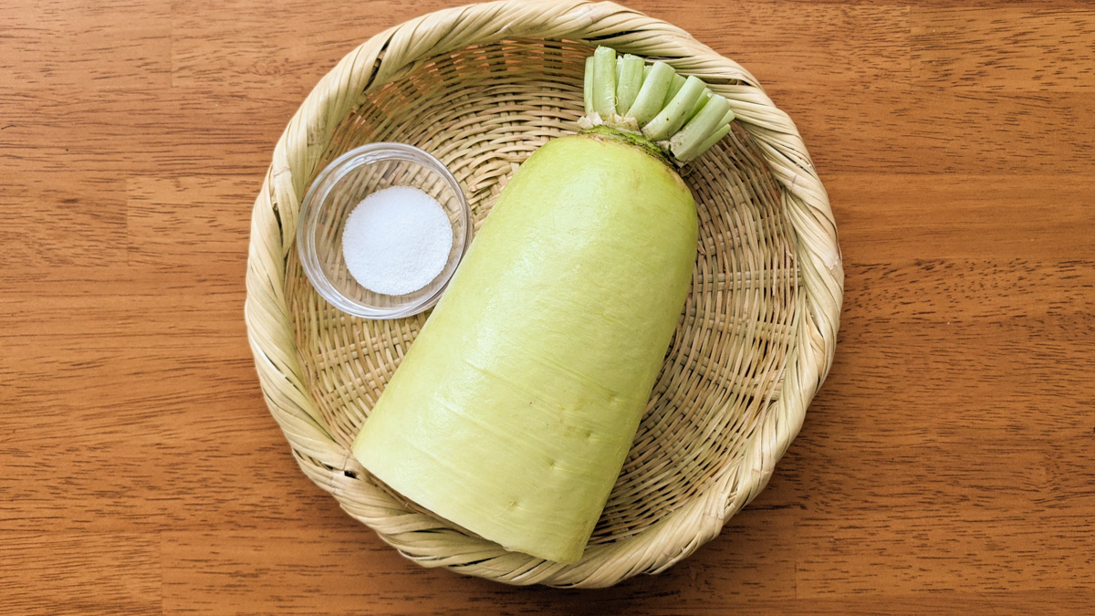 カブ、キャベツ、大根などの量が多い野菜は「切って塩もみ保存」がおすすめ