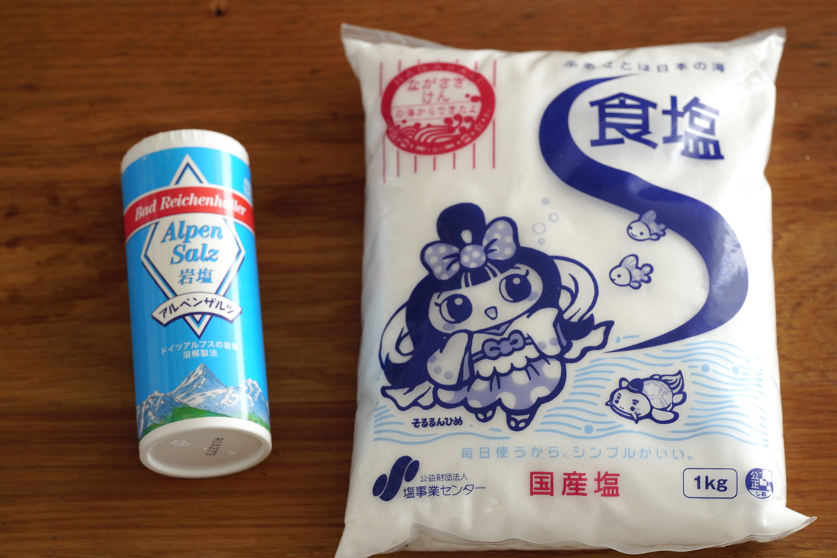 塩を 適切に 料理に生かすには 粒の大きさ 味の傾向 から導き出す塩の理論 料理家 樋口直哉 ソレドコ 塩を 適切に 料理に生かすには 粒の大きさ 味の傾向 から導き出す塩の理論 料理家 樋口直哉 ソレドコ