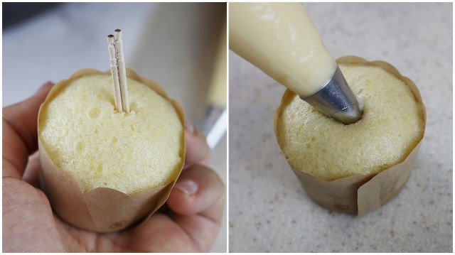 ケーキの中にクリームを入れる ケーキの中にクリームを入れる