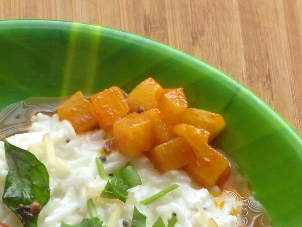 塩っぱくて酸っぱくて辛いインドのスパイスオイル漬け「アチャール」